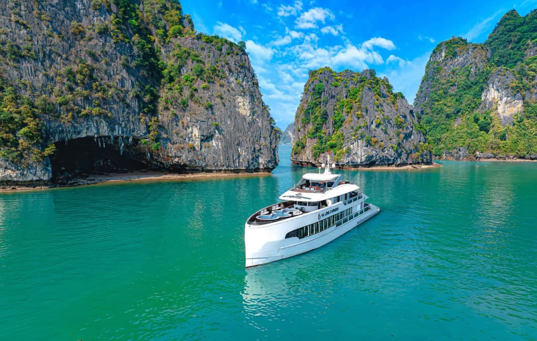 Halong cruise ship