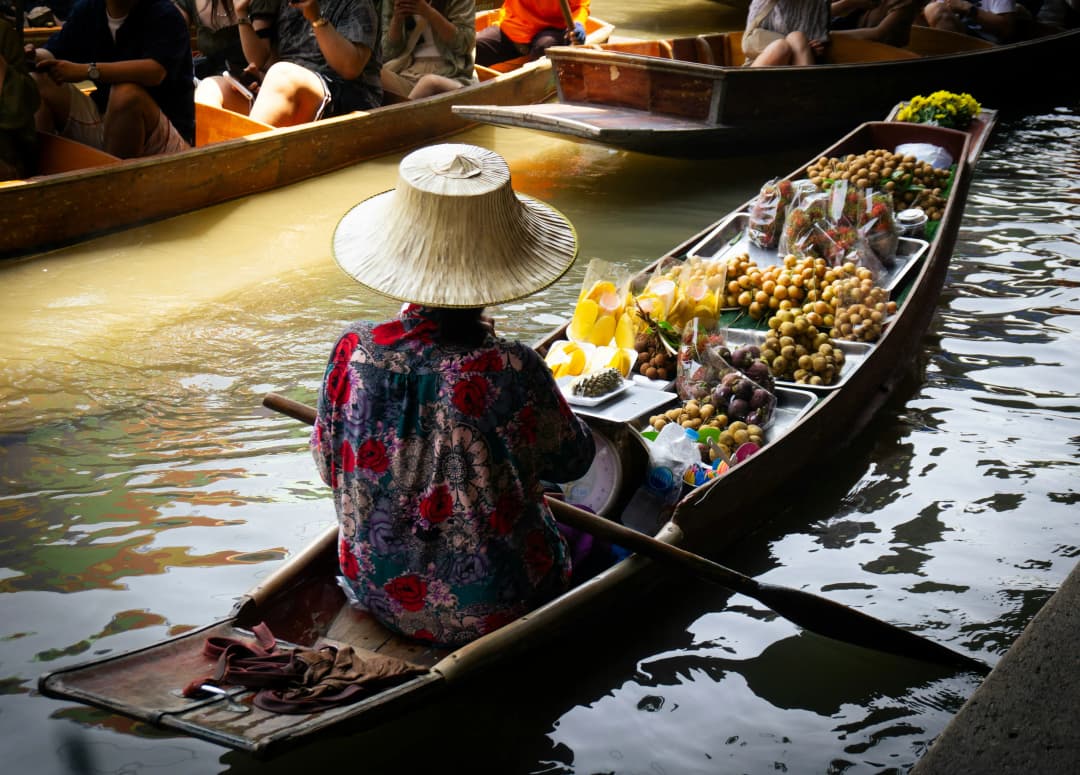 fruit vendor at Bangkok floating market