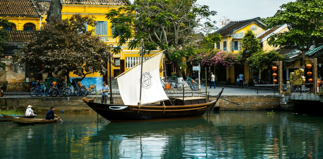 Cruising through the Thu Bon River