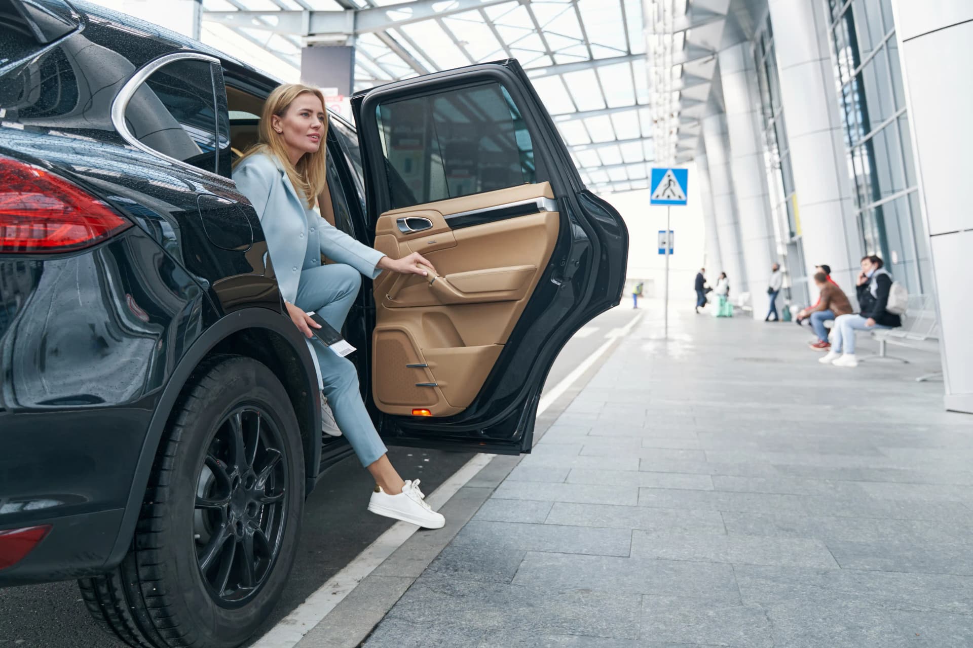 Airport transfer services at Tweet